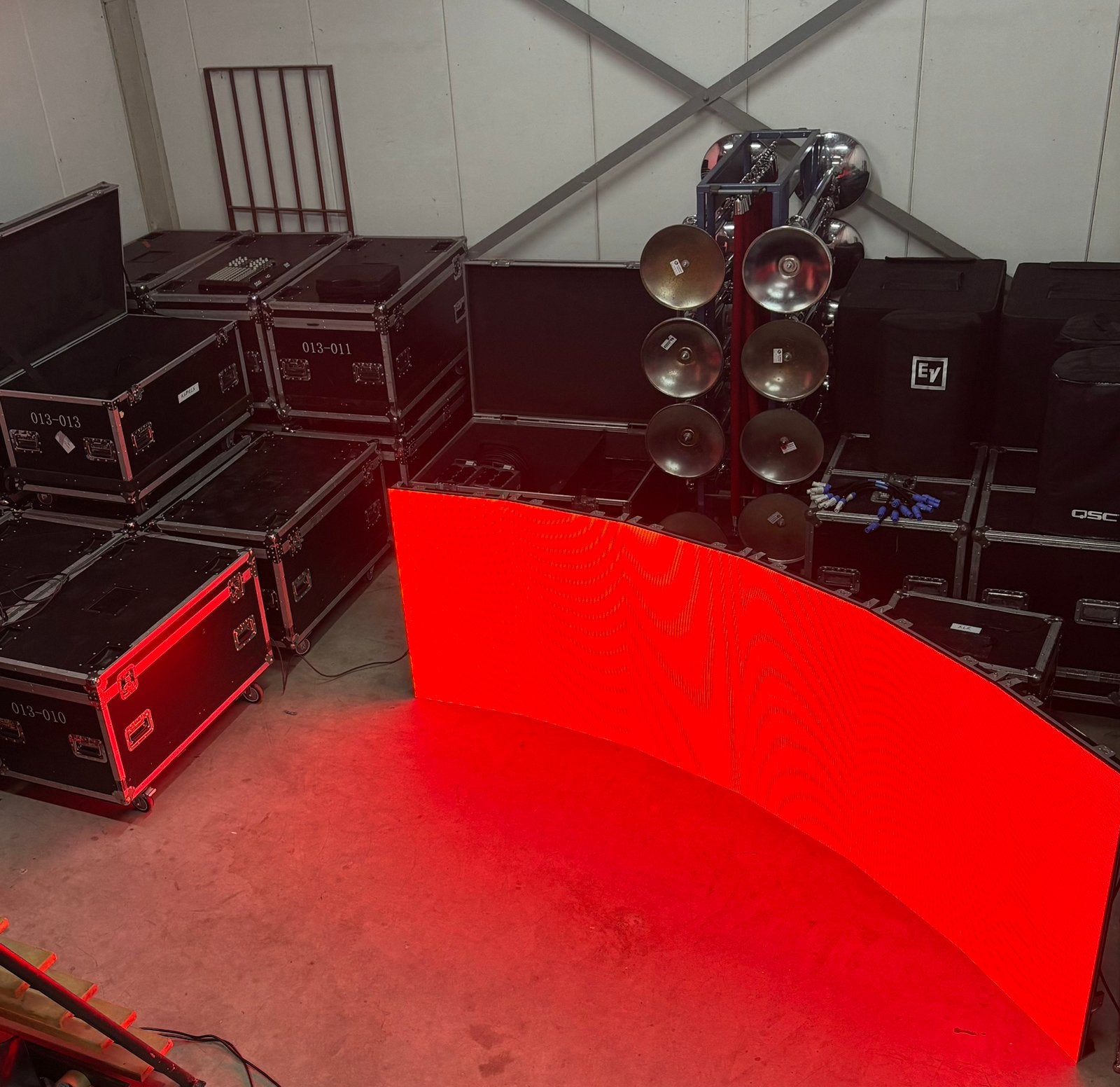 37m² Indoor LEDscherm P3.9 met flightcases en accessoires, Enlèvement, Comme neuf