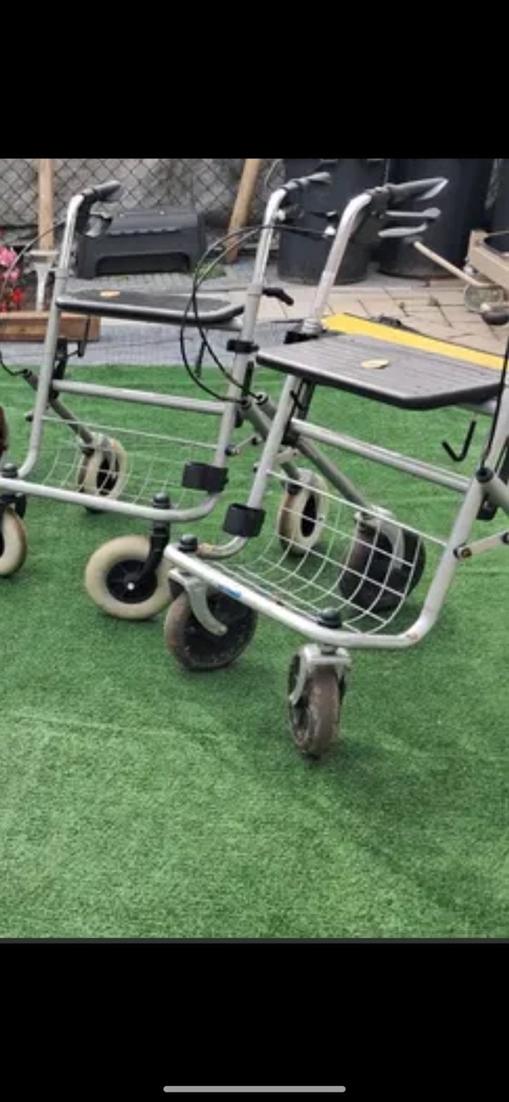 À VENDRe armoirevêtementsarmoiretapisdéambulateurmeubletable, Divers, Enlèvement, Comme neuf