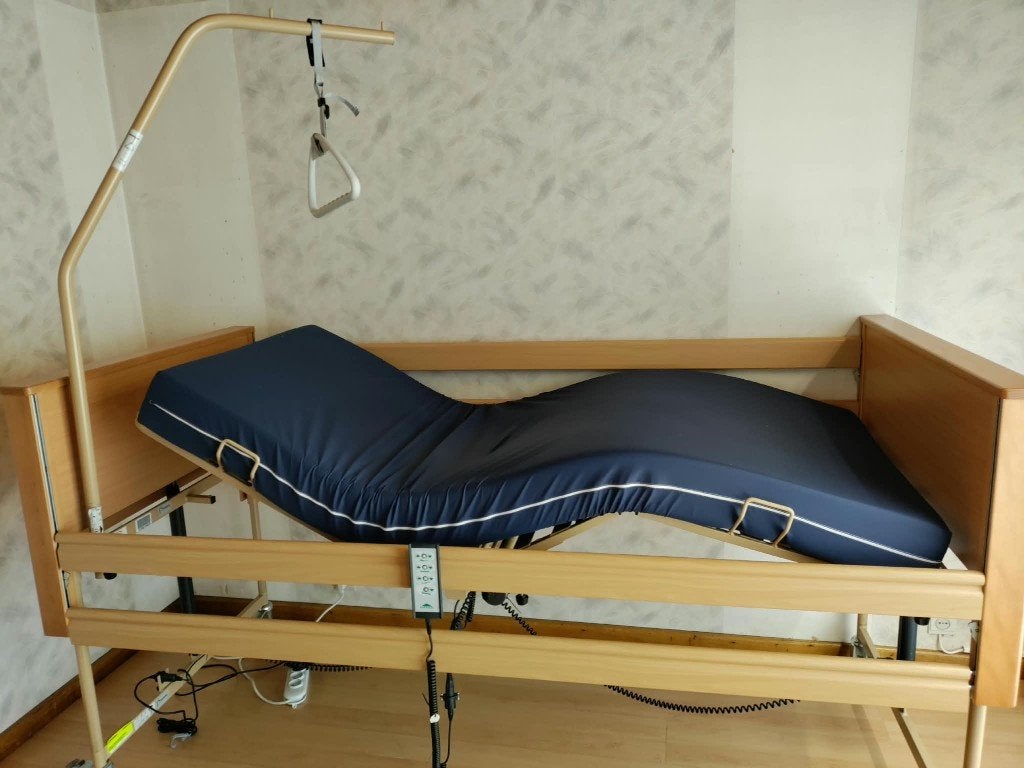 Elektrisch ziekenhuisbed, Diversen, Verpleegmiddelen, Ophalen, Zo goed als nieuw