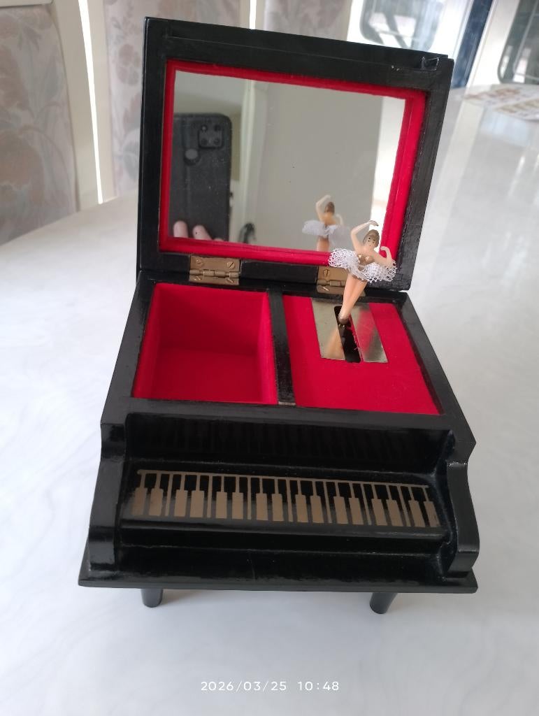 Boîte à bijoux à musique ancienne avec ballerine dansante, Enlèvement ou Envoi