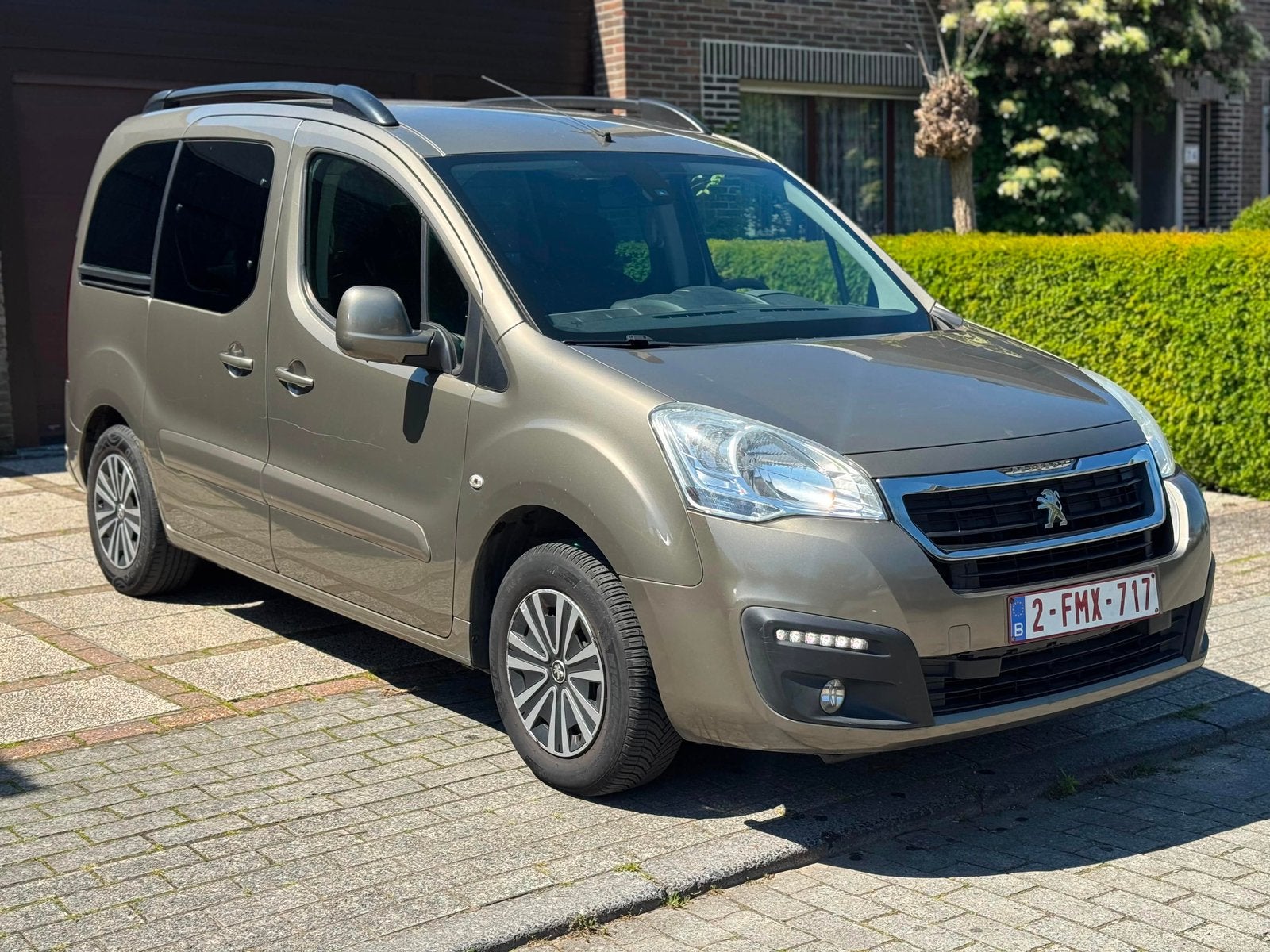 PEUGEOT PARTNER TEPPE/6b ! /APPROUVÉ VVK !, Achat, Boîte manuelle, Entretenue par le concessionnaire, Noir