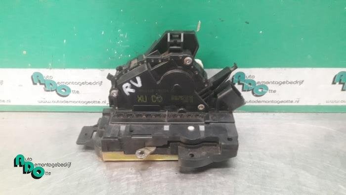 Serrure portière mécanique 4portes avant droite d'un Ford, -, 3 mois de garantie, -, -