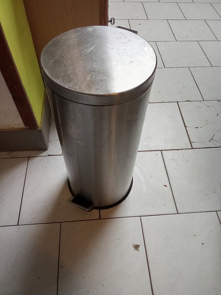 Poubelle brabantia, Enlèvement, Utilisé, Inox, À pédale