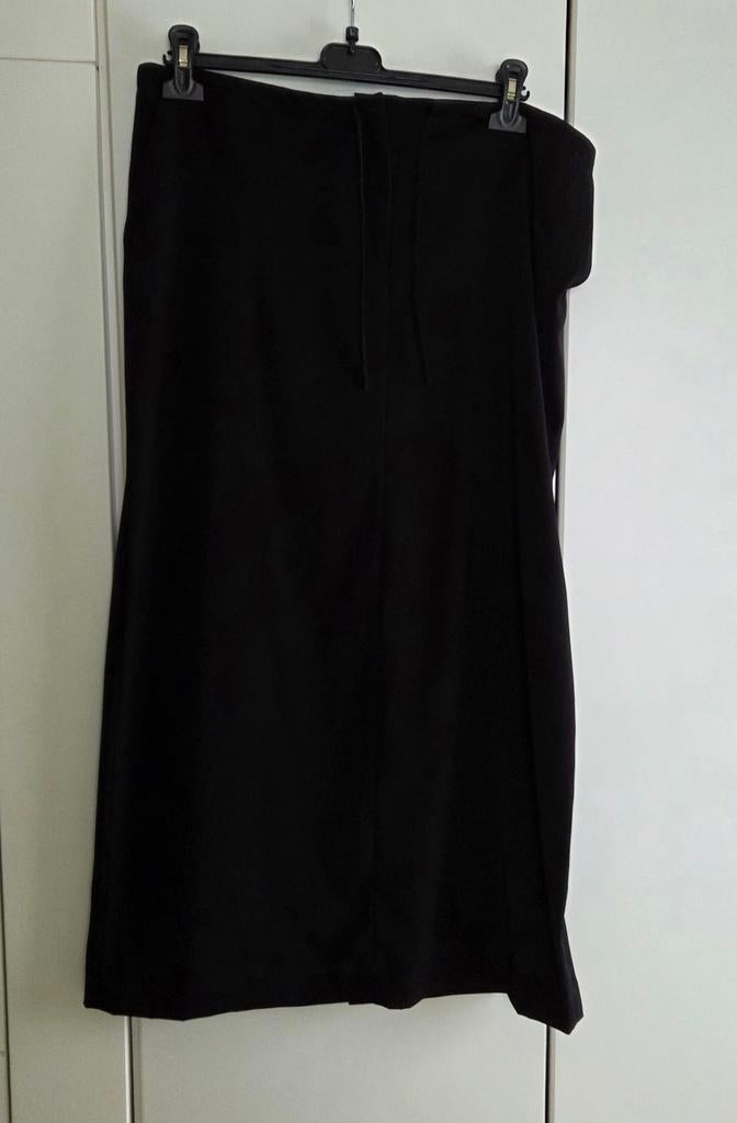 Zwarte lange rok, zo goed als nieuw, Côté Femme, Enlèvement, Taille 42/44 (L), Noir