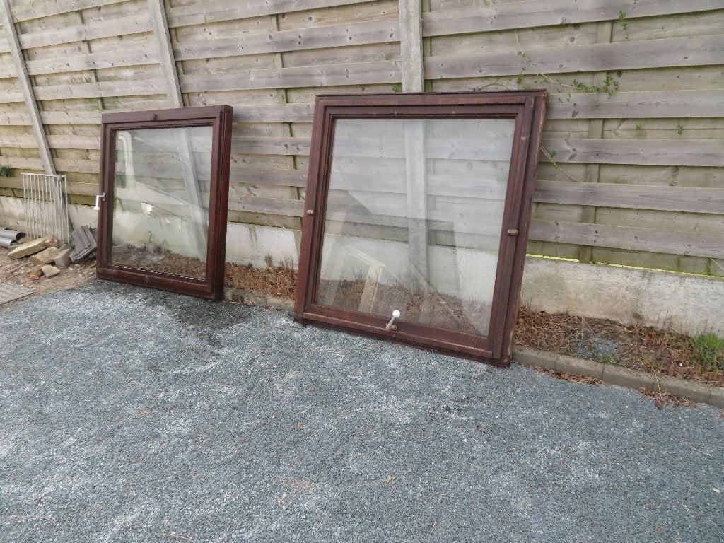 2 hardhouten kozijnen met glas en draai-kiepsysteem, Doe-het-zelf en Bouw, Raamkozijnen en Schuifdeuren, Gebruikt, Raamkozijn