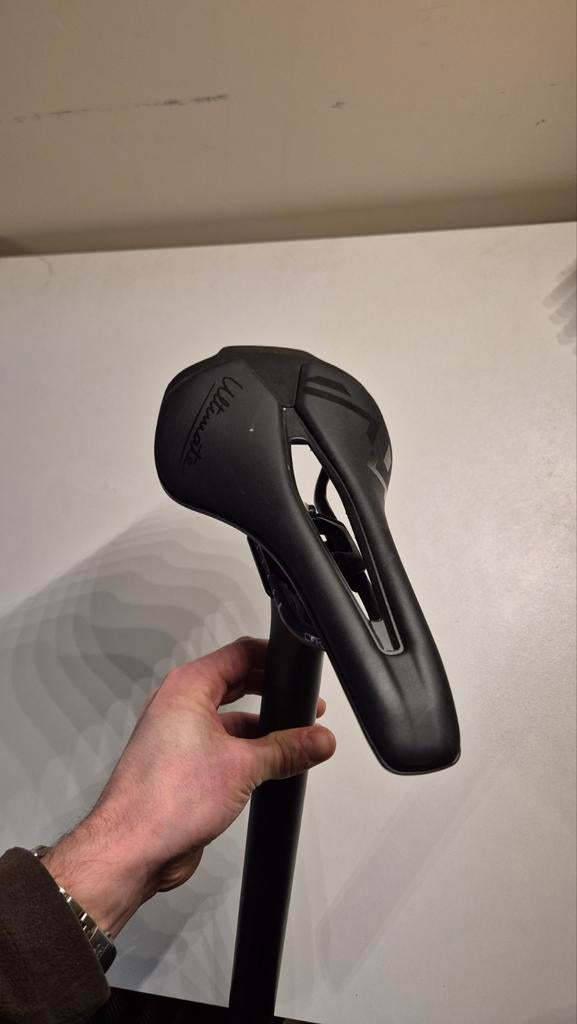 Selle + Tige de selle carbone, Vélos & Vélomoteurs, Enlèvement ou Envoi, Neuf