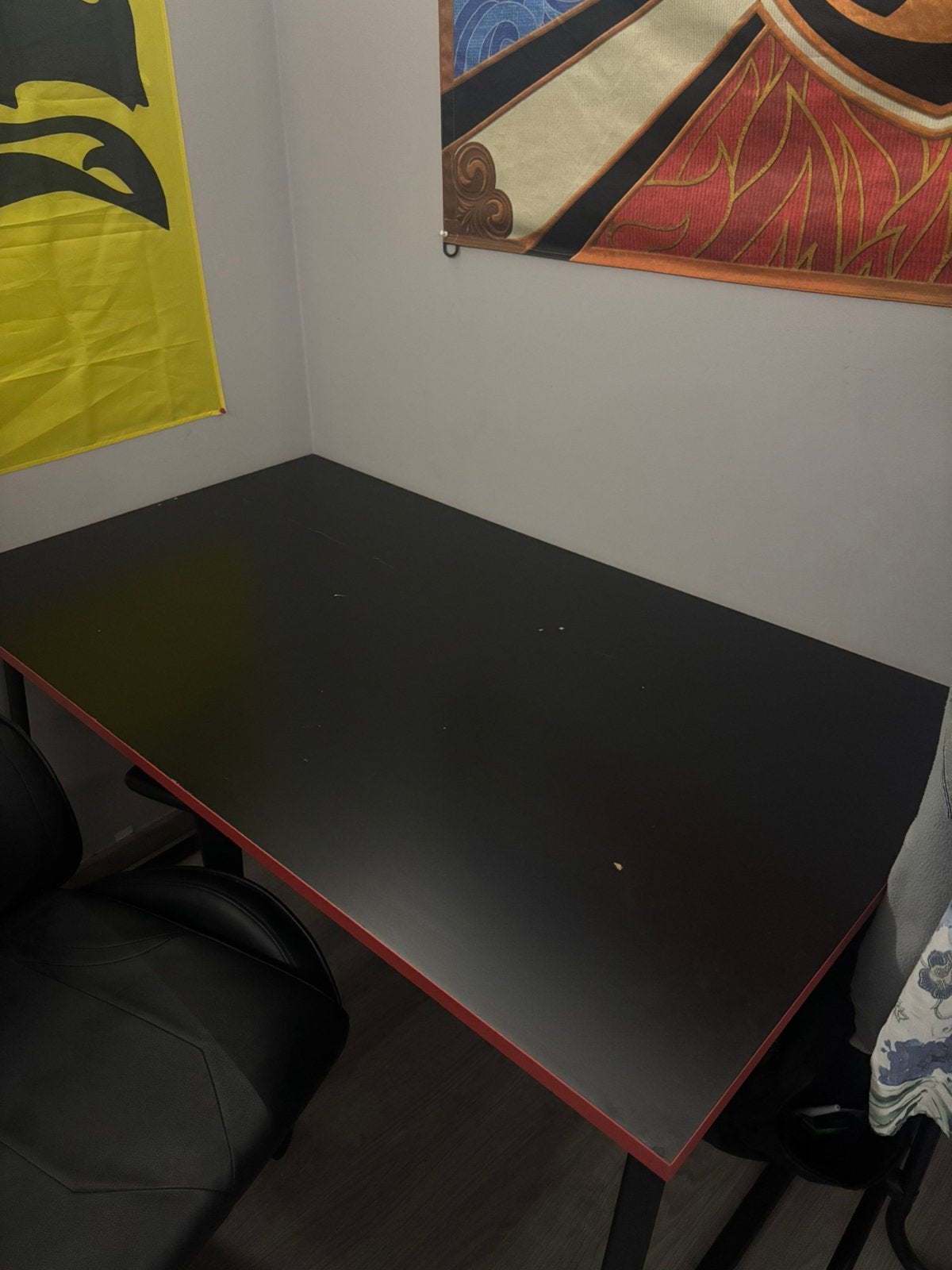 bureau + gamingstoel, Goulotte de câbles, Utilisé, IKEA, 140 cm