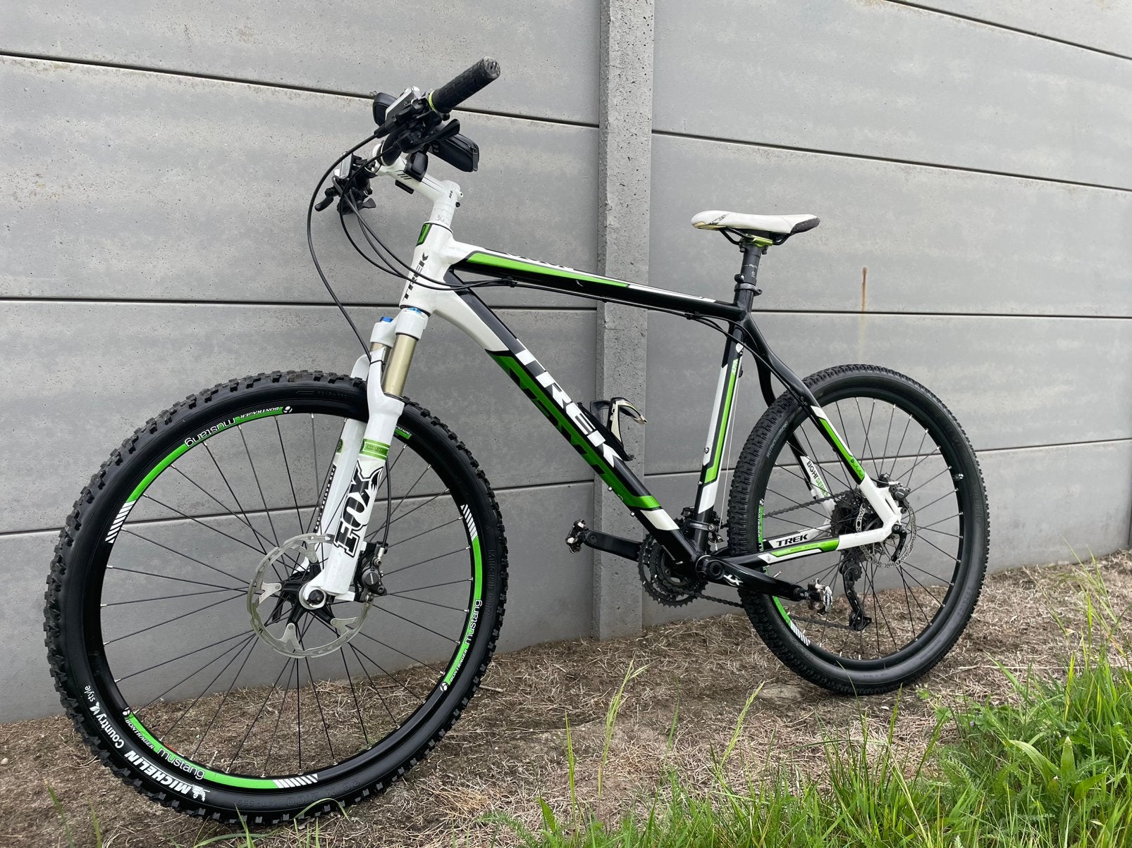 Vélo Trek 8000 en bon état, Comme neuf, Enlèvement, Frein à disque, Trek