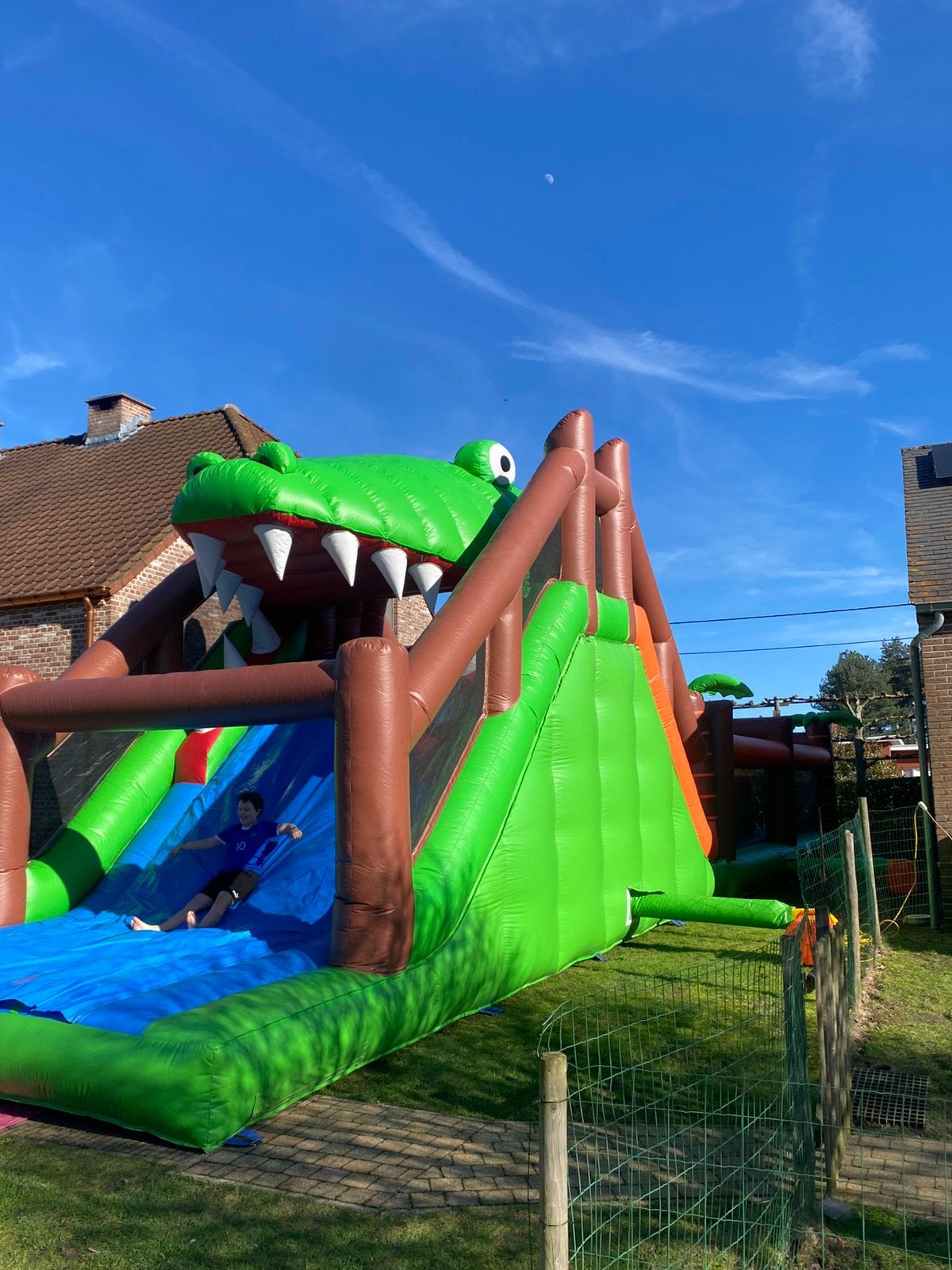 Hindernissenbaan/ springkasteel/ springkussen krokodil, Ophalen