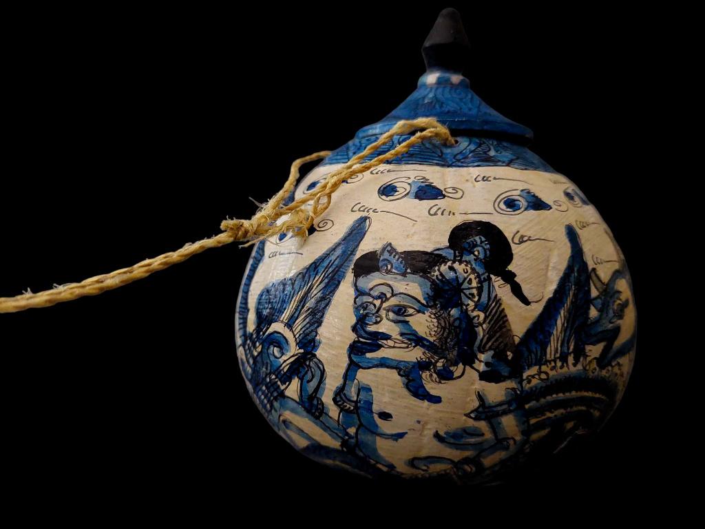 Eeuwenoude kalebas met wijwater uit Bali, 15 cm hoog, Ophalen