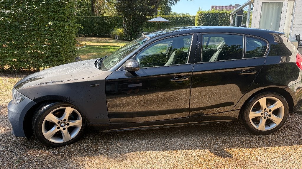 BMW 118i, Autos, BMW, Euro 5, Boîte manuelle, 95 kW, Berline