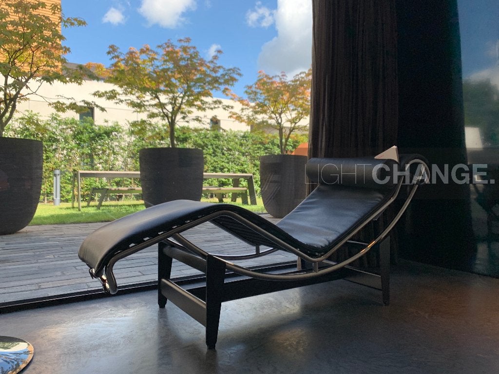 Cassina 4 LC4 LC2 Chaise Longue Nieuw in doos v.a. € 3.599,-, Maison & Meubles, Enlèvement, Neuf, Cuir, High-end Furniture