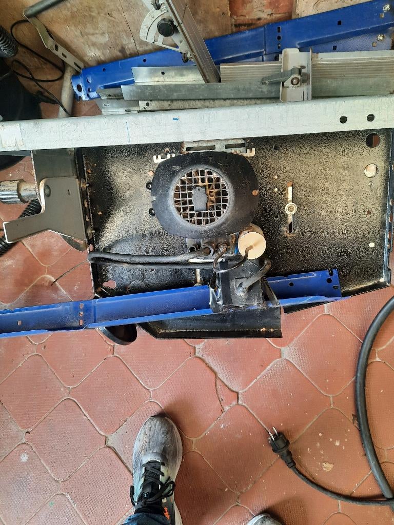 Zaagtafel, Doe-het-zelf en Bouw, Ophalen, Gebruikt, Cirkelzaag, 70 mm of meer