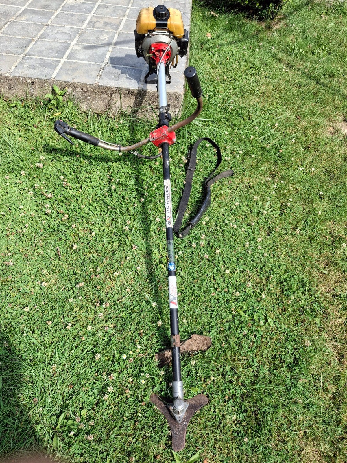 Debrousailleuse professionnelle KAAZ