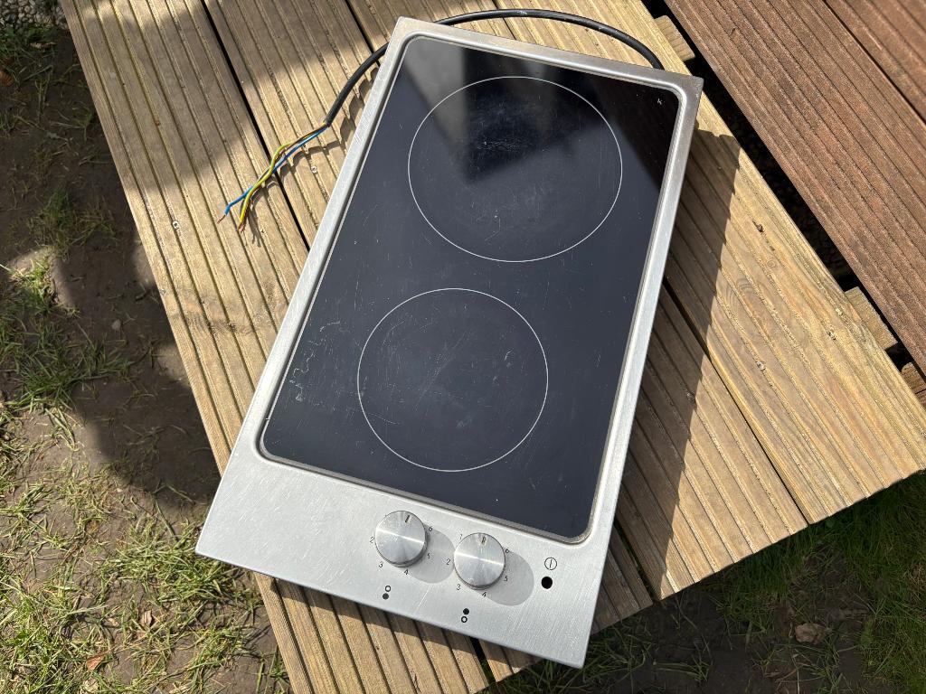 Draagbare kookplaat, Electroménager, Encastré, Enlèvement, Utilisé, 3 zones de cuisson ou moins