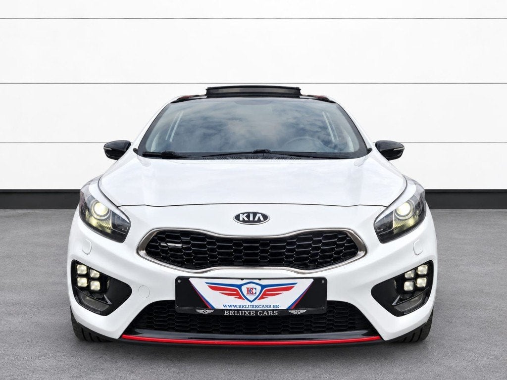 KIA Cee'd GT 1.6 T-GDi*TOIT-OUVRANT*XENON*CAMERA*GPS*CUIR*, Autos, Cuir et Alcantara, Achat, 170 g/km, Euro 6