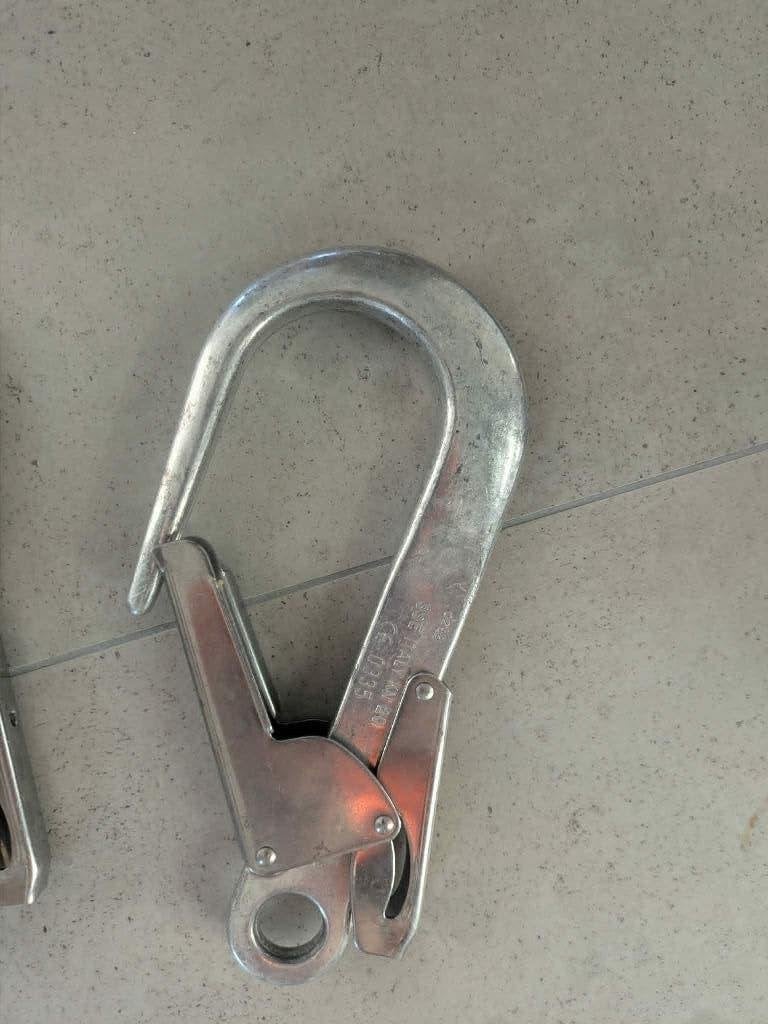Steigerhaak 20 kN, Ophalen of Verzenden, Gebruikt, Klimsport-accessoire