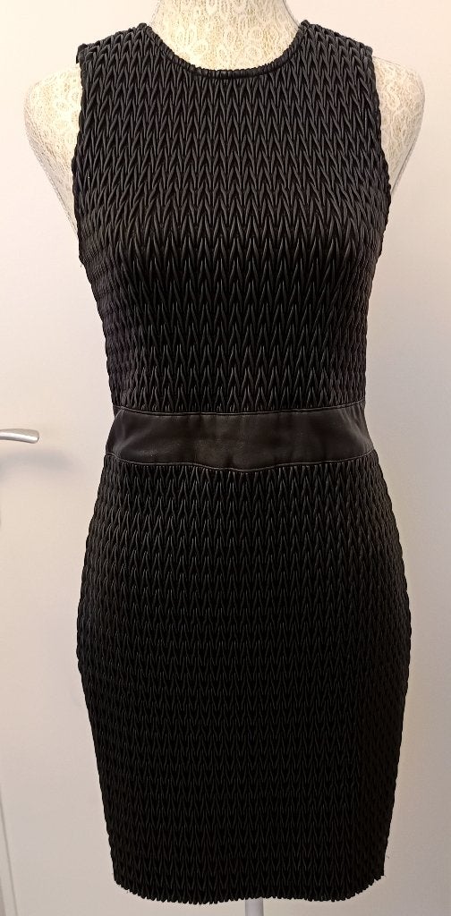 Robe en cuir écologique élastique Zara. Taille M, Neuf, Taille 38/40 (M), Enlèvement ou Envoi, Noir