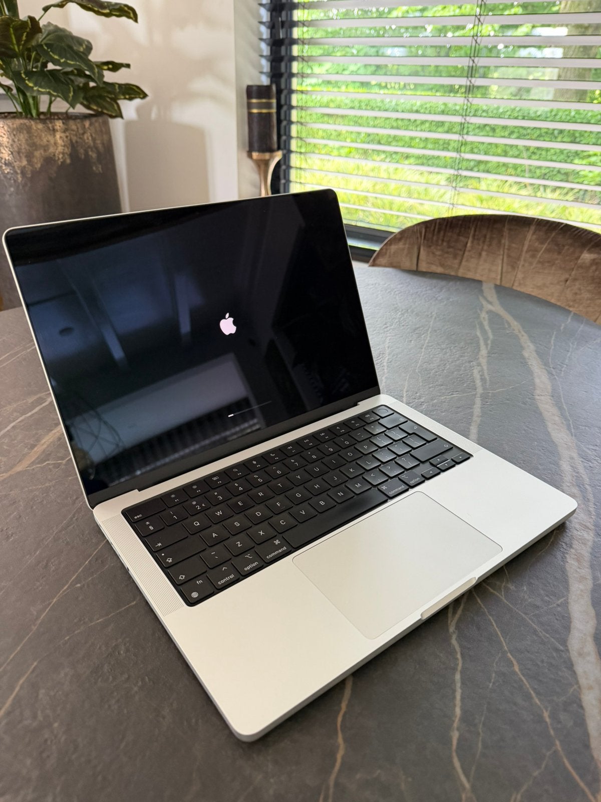 MacBook Pro 2023 M3 8GB 1 TB SSD - NIEUWSTAAT, Computers en Software, Apple Macbooks, Ophalen of Verzenden, Zo goed als nieuw