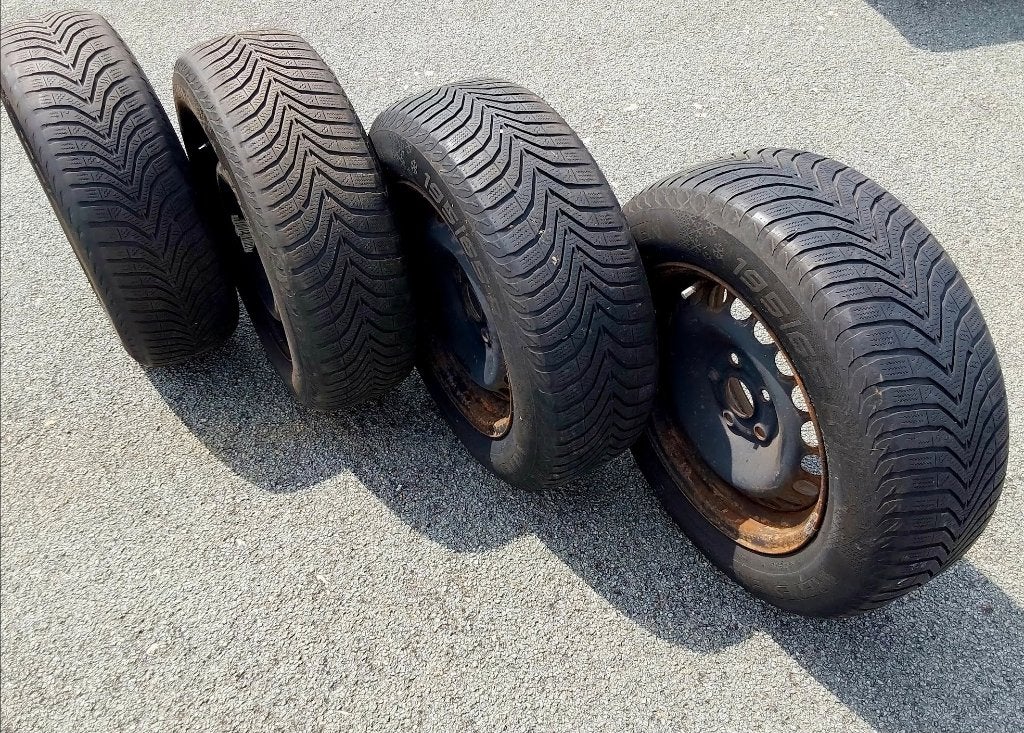 Pneus hiver 195/65-15 pour VW, entraxe 5x112, 15 pouces, Pneus et Jantes, Pneus hiver, Enlèvement
