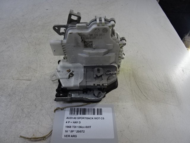 PORTIERSLOT LINKS ACHTER A5 Sportback (8TA) (8K0839015F), Info@audi.de, Audi, Audi AG, Achter
