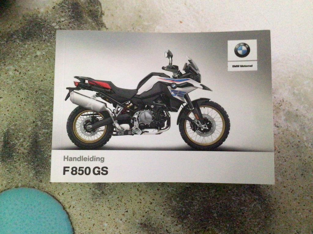 RECHERCHE MANUEL D’UTILISATION POUR BMW GS 850, Enlèvement, BMW