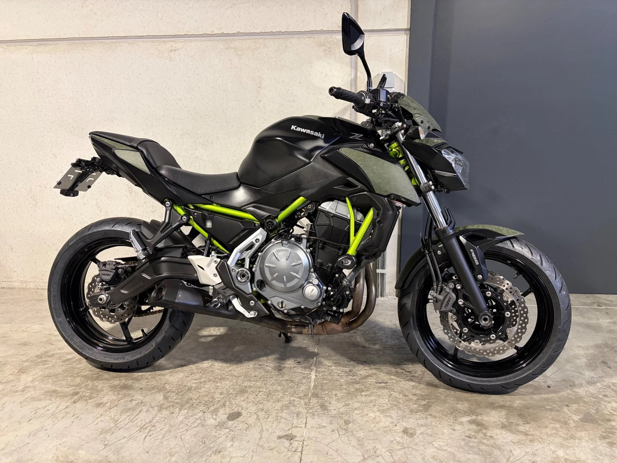 Kawasaki Z650 met leuke extra's, Motos, Entreprise, Occasion, Plus de 35 kW, 650 cm³