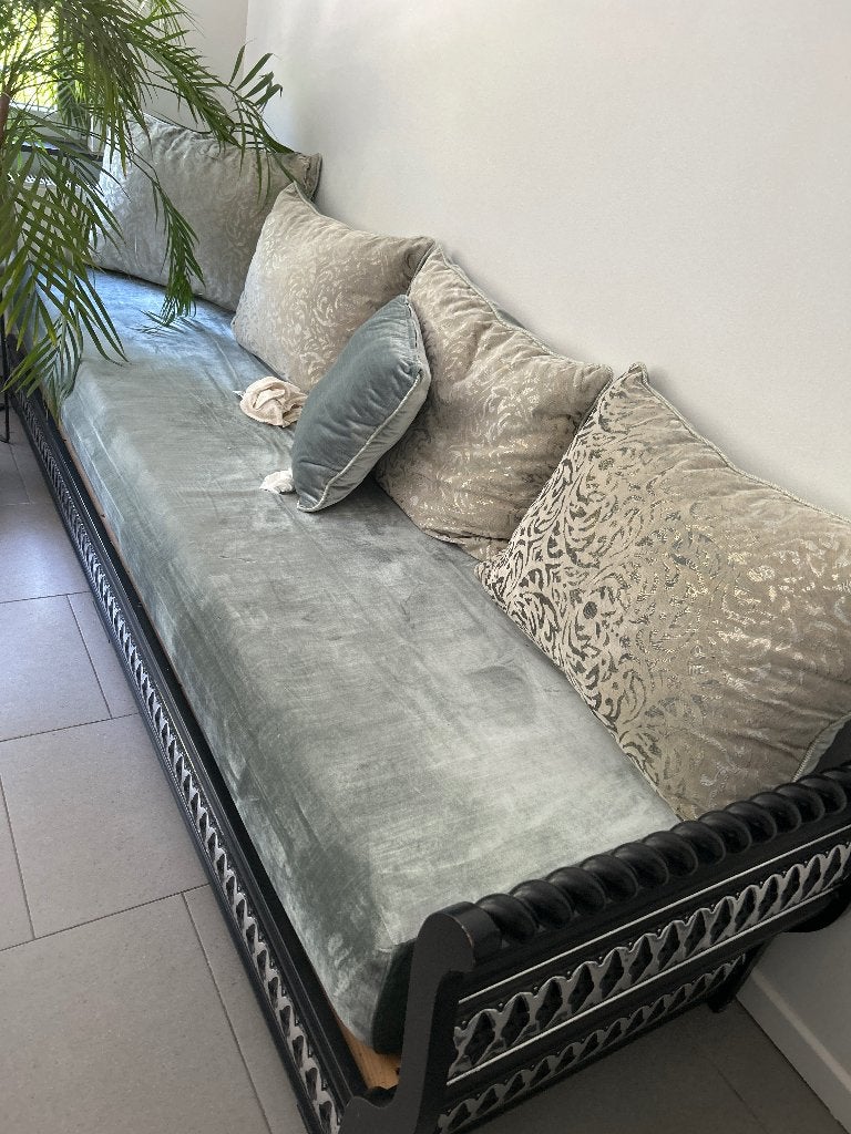 Salon marocain, Enlèvement, Utilisé