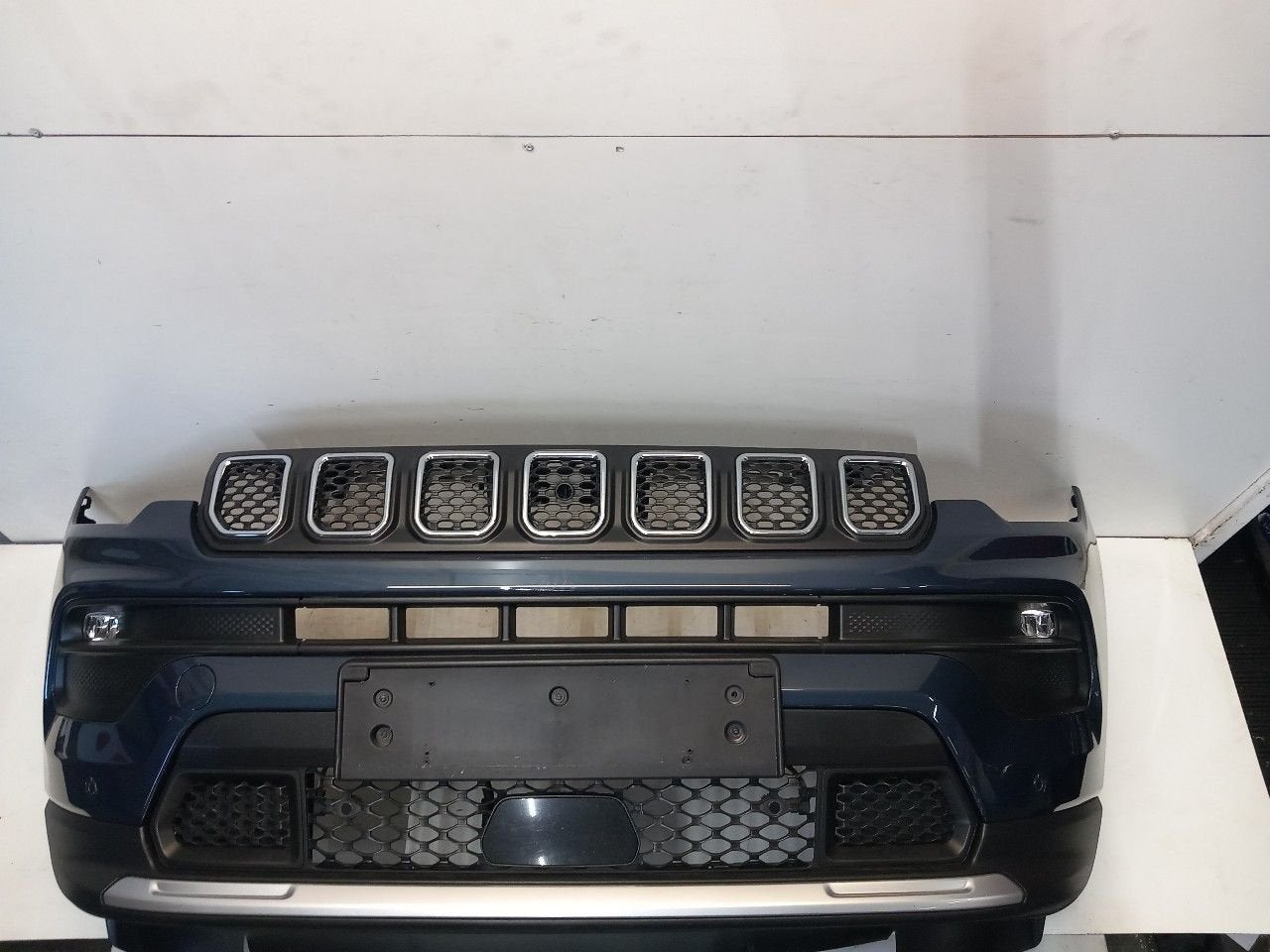 Bumper voor Jeep Compass, Jeep, Onderdelen@venauto.nl, Van der Ven Autorecycling B.V., Ettenseweg 76, 4706 PB Roosendaal, The Netherlands