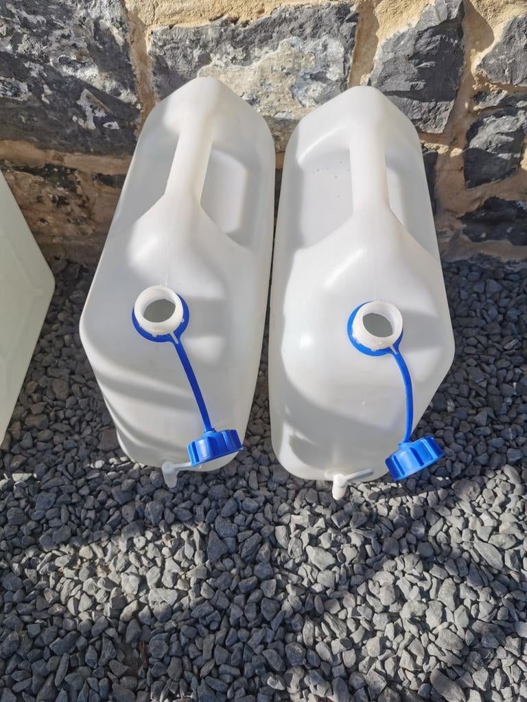 Bidons à eau avec robinet 15 L