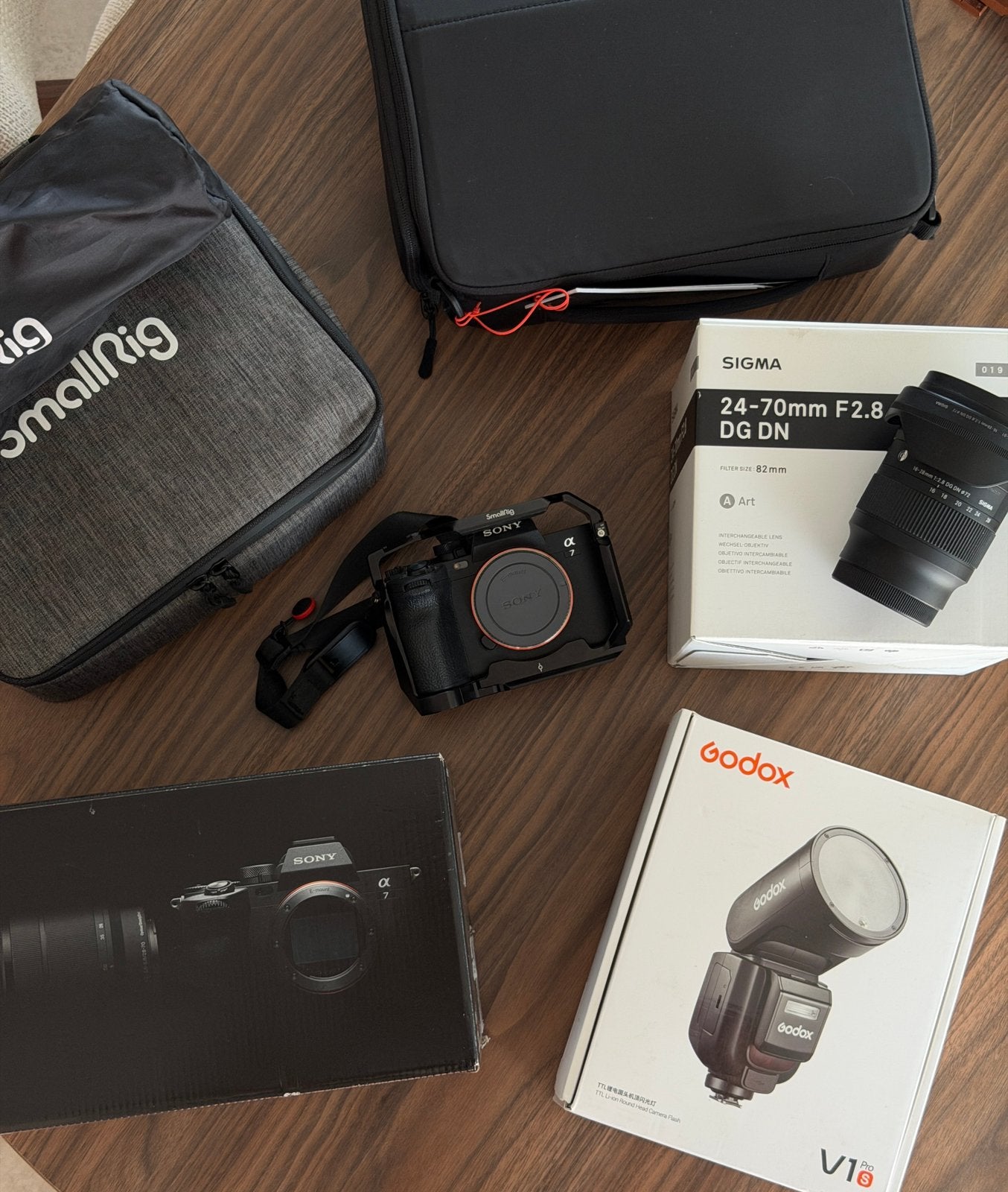Sony A7 IV (1366SC), Sigma 24-70 & 16-28, Godox, SmallRig, …, Ophalen, Handleiding, Zo goed als nieuw, Cinemacamera