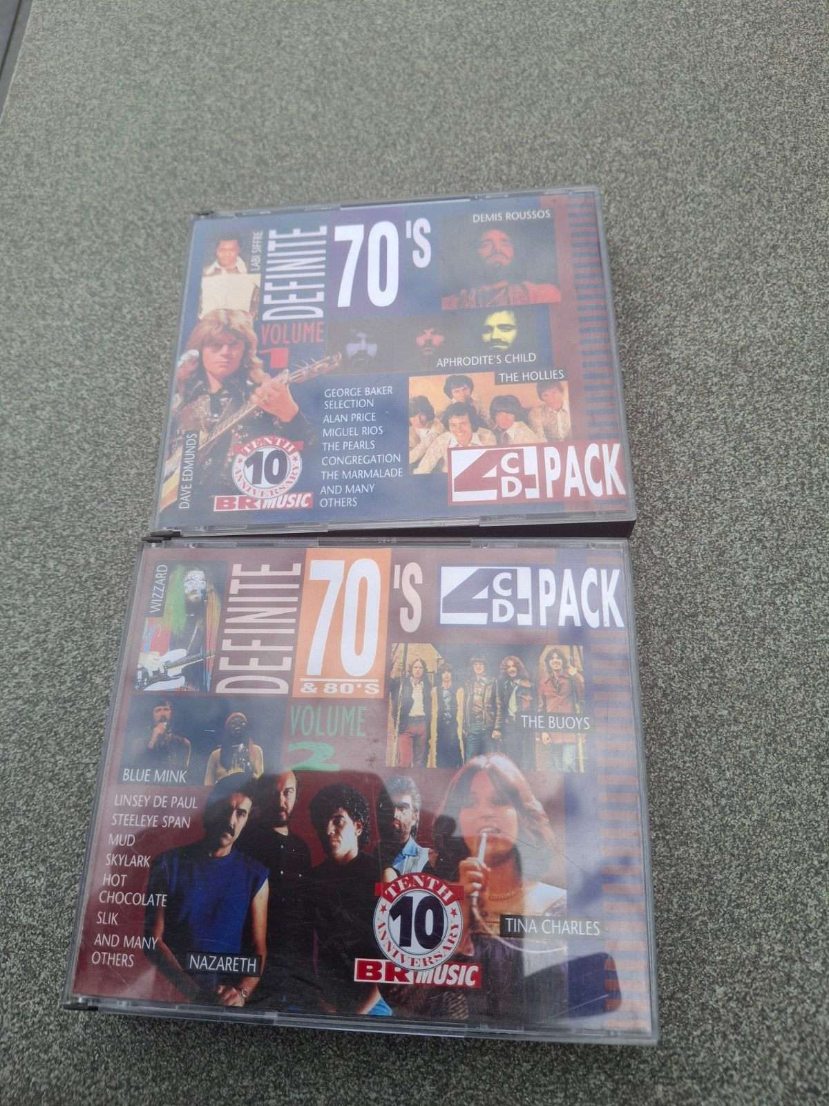 2 boîtiers de 4 CD Definitive 70's vol. 1 et 2, Enlèvement ou Envoi