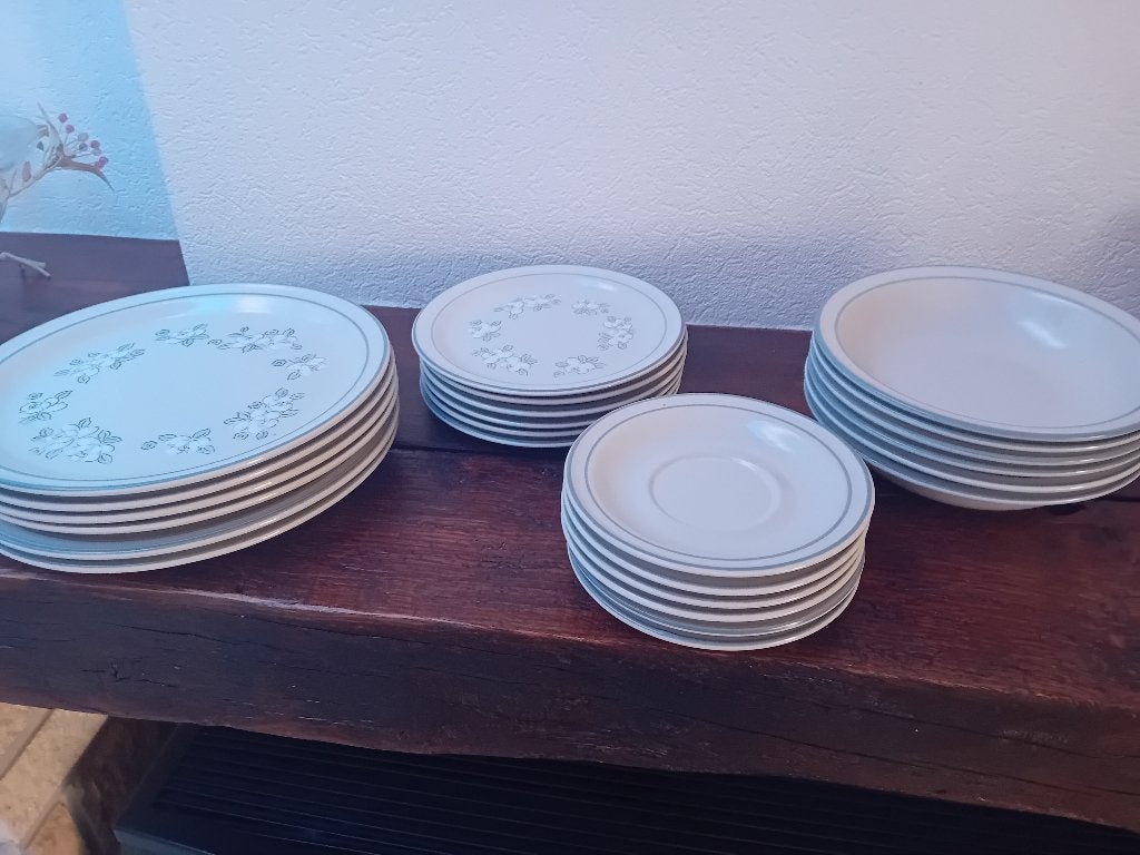 Vaisselle de table (garlande), Service complet, Comme neuf, Enlèvement, Classique