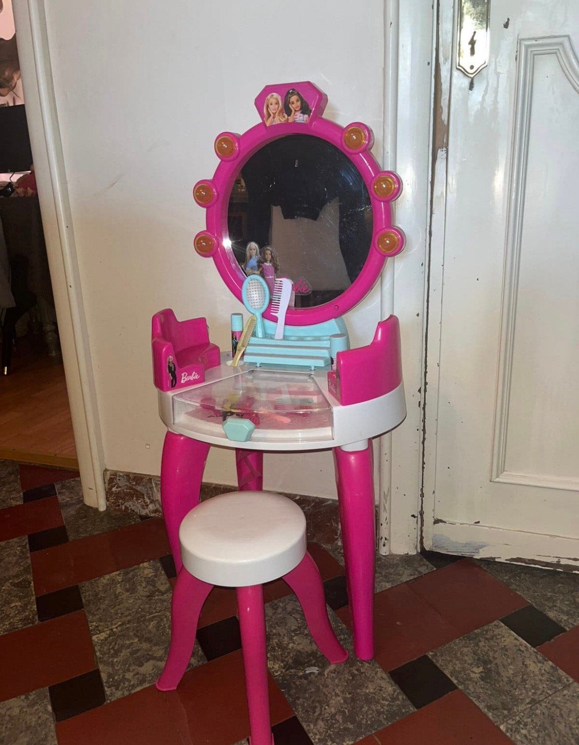 Barbie kaptafel met accesoires, Ophalen of Verzenden, Zo goed als nieuw