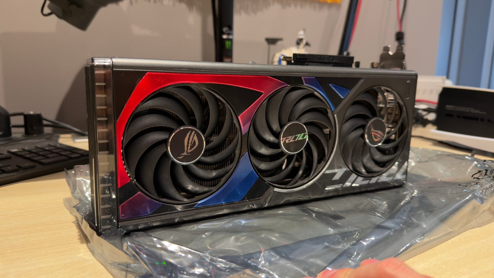 Asus rog strix 4070Ti OC 12GB, Computers en Software, Videokaarten, Ophalen of Verzenden, Zo goed als nieuw