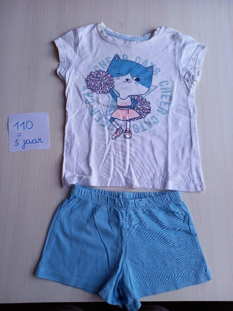 Nieuwstaat pakket pyama's maat 110 meisje, Kinderen en Baby's, Ophalen of Verzenden, Zo goed als nieuw, Maat 110