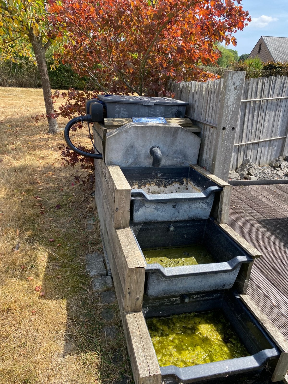 filtrante avec lampe et bacs cascade de la marque Oasis, Jardin & Terrasse, Étangs, Enlèvement, Comme neuf
