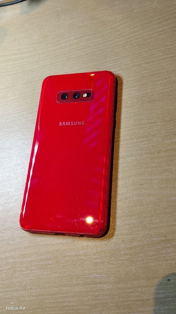 Samsung Galaxy s10e. Gratis verzending, Rouge, 10 mégapixels ou plus, Enlèvement ou Envoi, Utilisé
