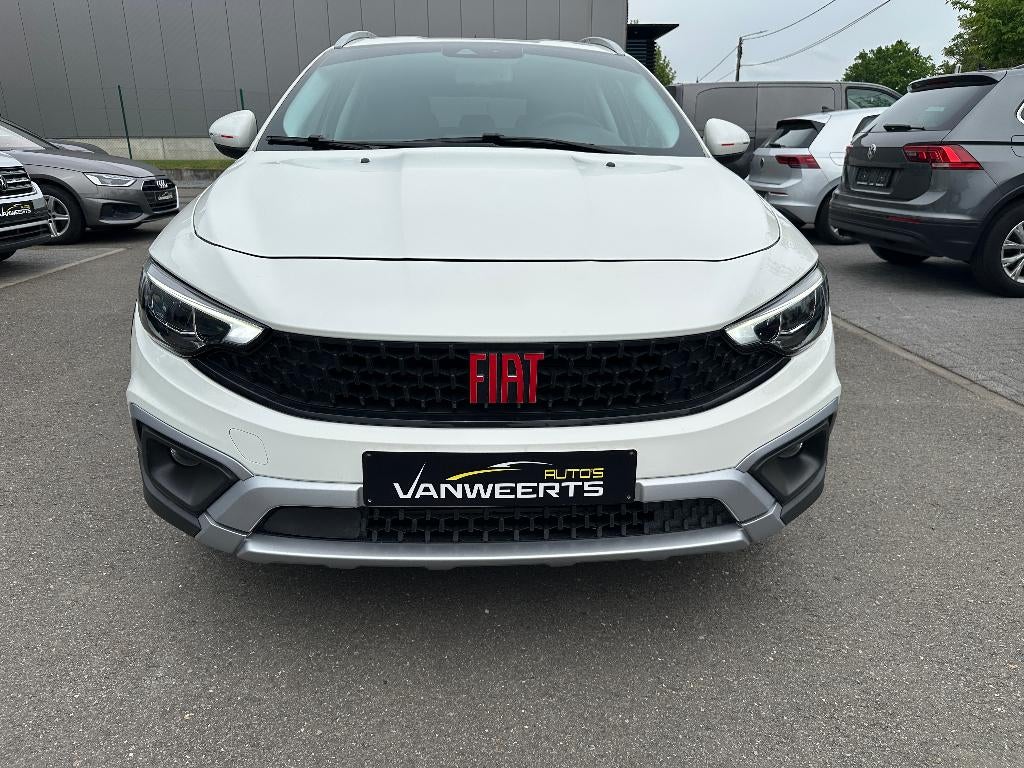 Fiat Tipo "cross" benzine, Bj 2023, Carplay/ Keyless/ camera, Auto's, Voorwielaandrijving, Stof, Euro 6, Start-stop-systeem