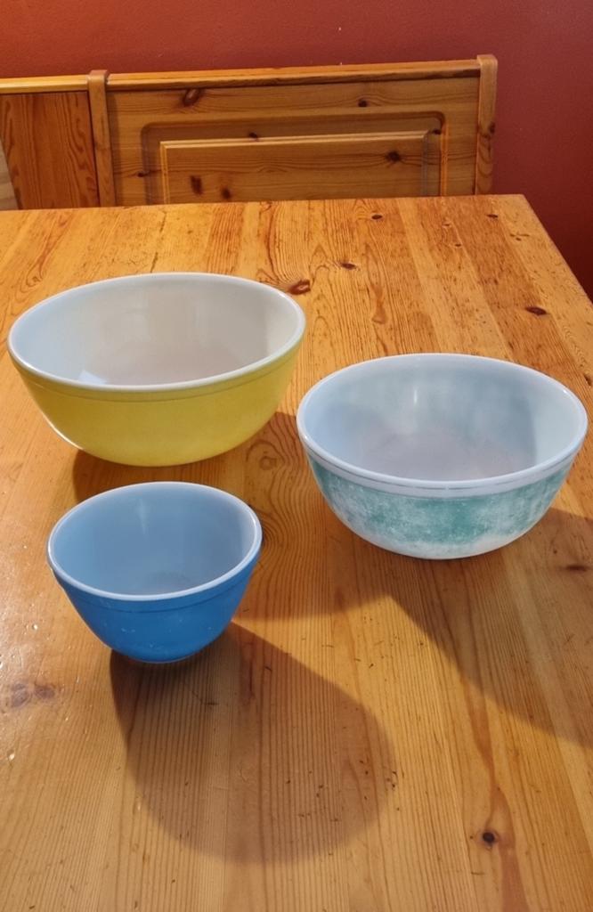 3 bols Pyrex vintage de couleur, Antiek en Kunst, Antiek | Schalen, Ophalen