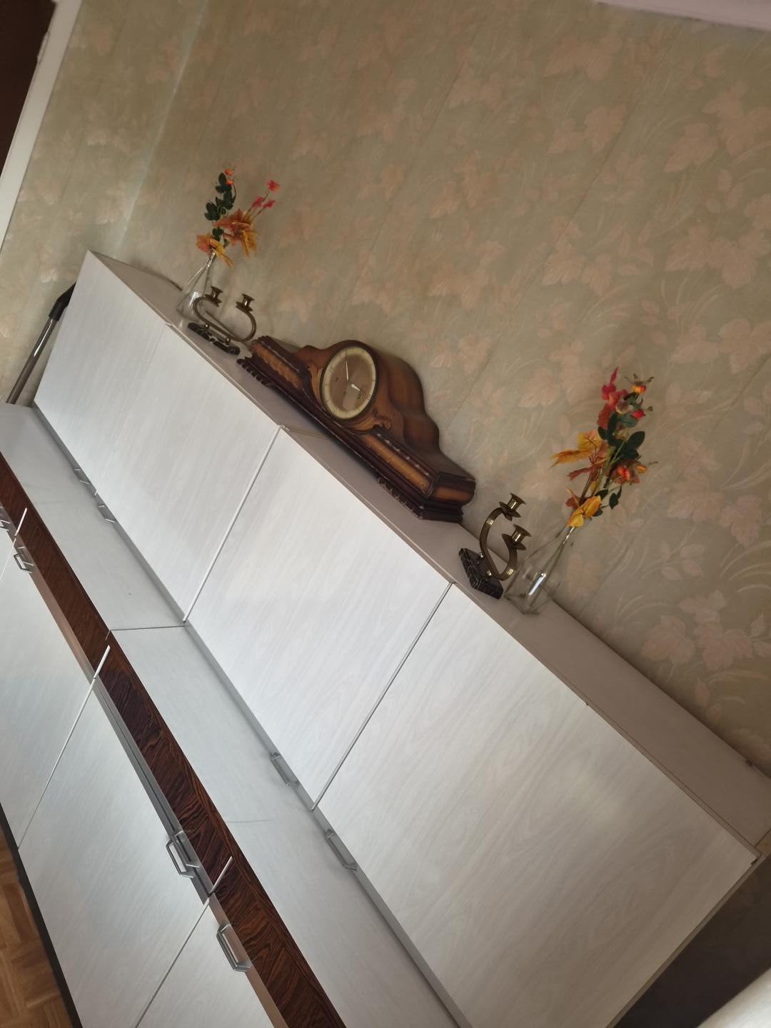 Titel:Grote vintage wandkast in 2 delen – 240 cm, Ophalen