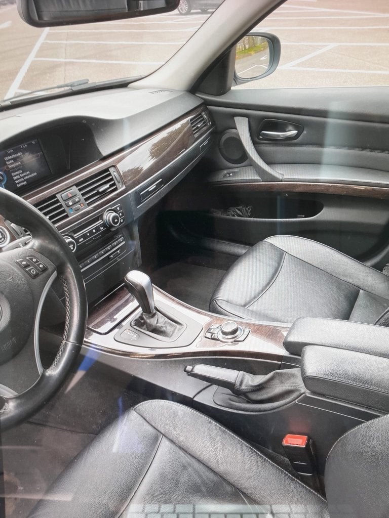 BMW 318d à vendre, exclusivement pour l'export, Auto's, BMW, Euro 5, 1995 cc, Zwart, Leder