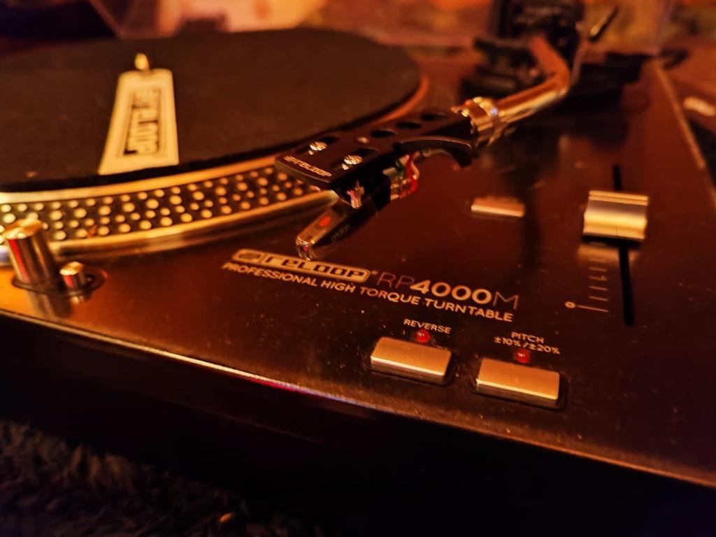 Reloop RP-4000M draaitafel, Muziek en Instrumenten, Dj-sets en Draaitafels, Ophalen, Zo goed als nieuw, Draaitafel, Reloop