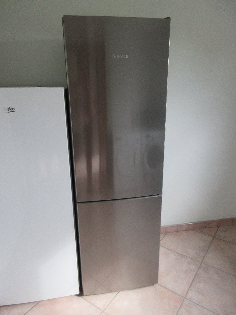 BOSCH KOEL-/VRIESCOMBINATIE, Ophalen, 200 liter of meer, 60 cm of meer, Met aparte vriezer