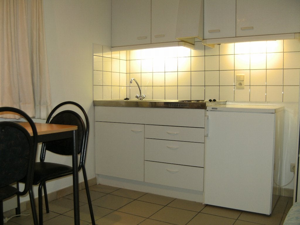 Studio vlakbij station, bushaltes en het centrum van Leuven, Moins de 20 m², Louvain