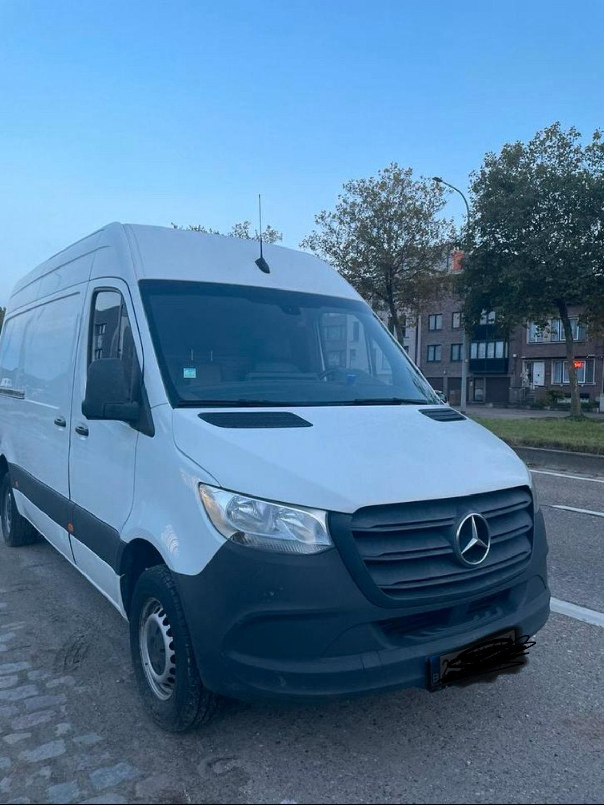 BESTELWAGEN TE HUUR