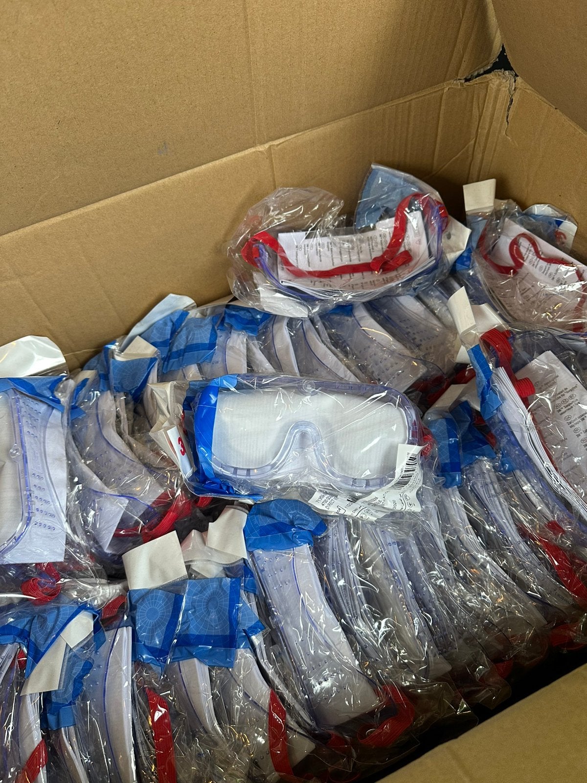 Lot de 600 pièces de lunettes de sécurité 3M - Neuves, Bricolage & Construction, Lunettes de protection, Enlèvement ou Envoi, Neuf