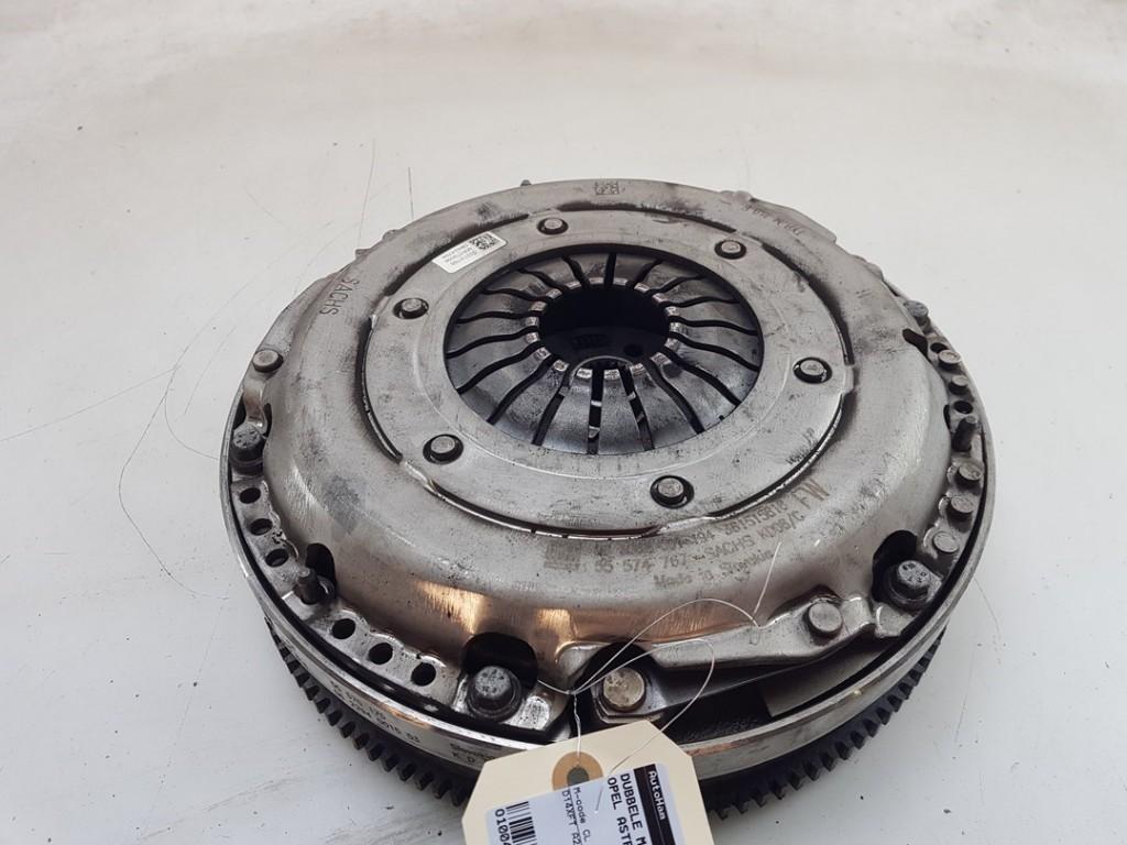 VLIEGWIEL DUBBELE MASSA Opel Astra K Sports Tourer, Gebruikt, Opel