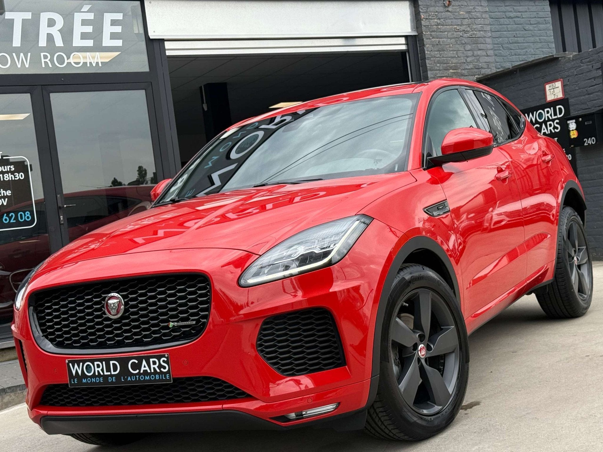 Jaguar E-Pace 2.0 D AWD R-Dynamic HSE - TOIT PANO - COCKPIT, Auto's, Jaguar, https://public.car-pass.be/vhr/79c94de2-a8de-4633-bfaf-c237aaabe2d0