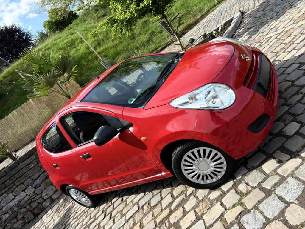 Suzuki alto 1.0 essences de 2012 avec 137.132 kilometres, Autos, Rouge, Achat, 50 kW, Noir